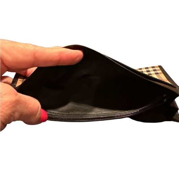 Burberry Nova Check Long Wallet. - Picture 4 of 5